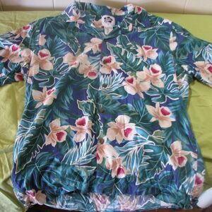 Vintage Hilo Hattie Floral Hawaiian Shirt